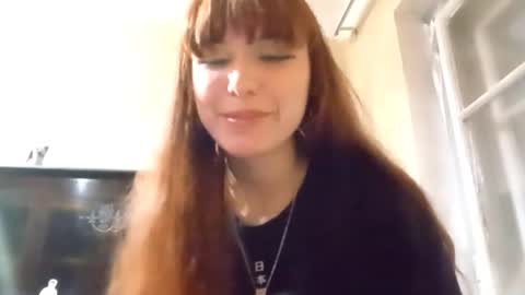 Snapshot of samiravilmont chatting on 10.06.25 Mira online show from 10.06.25