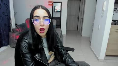 Snapshot of samismith77 chatting on 10.15.25 SARA online show from 10.15.25