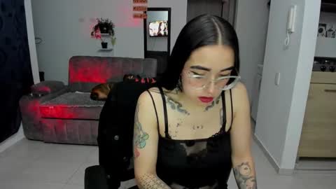 Snapshot of samismith77 chatting on 10.17.25 SARA online show from 10.17.25