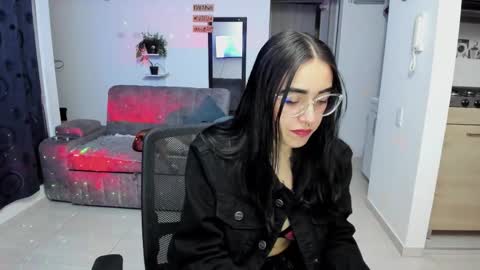 Snapshot of samismith77 chatting on 10.22.25 SARA online show from 10.22.25