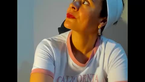 Snapshot of samm_hoti chatting on 11.05.25 sam online show from 11.05.25