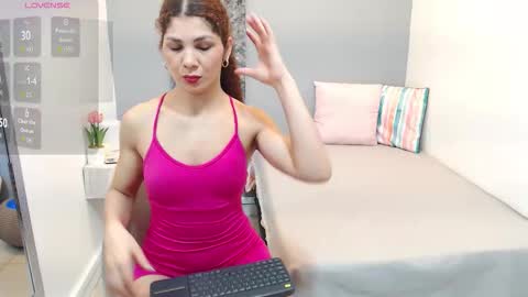 Snapshot of sammy_gale chatting on 11.14.25 sammy online show from 11.14.25