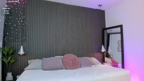 Axel online show from 04.15.26