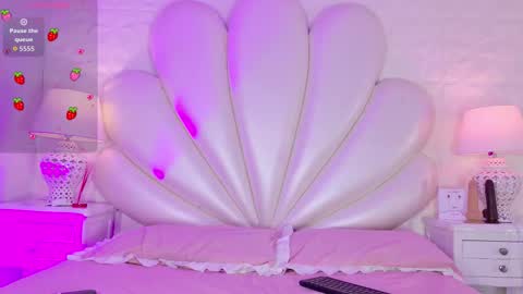 Snapshot of sammyjhuls chatting on 10.19.25 samanta online show from 10.19.25