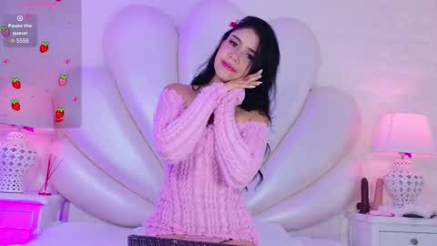 Snapshot of sammyjhuls chatting on 10.29.25 samanta online show from 10.29.25