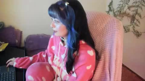 Snapshot of sammysammy_ chatting on 10.25.25 online show from 10.25.25