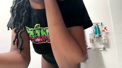 Snapshot of samoanne chatting on 12.18.24 Samoanne online show from 12.18.24