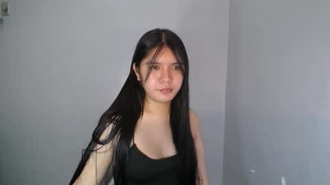 Snapshot of sampaguita_pinayxx chatting on 10.06.25 SOFIA online show from 10.06.25