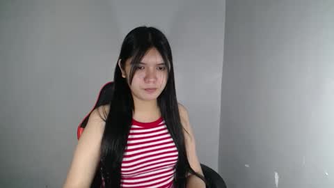 Snapshot of sampaguita_pinayxx chatting on 10.27.25 SOFIA online show from 10.27.25