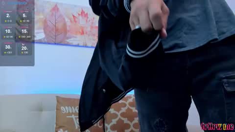 Snapshot of samuel_up chatting on 10.26.25 Samuel online show from 10.26.25