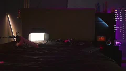 Snapshot of samuelboytattoo chatting on 11.30.25 samuel online show from 11.30.25