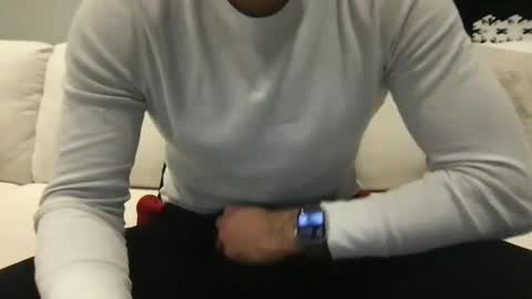 Snapshot of samwise2418 chatting on 01.05.25 Sam W dick strip tease online show from 01.05.25