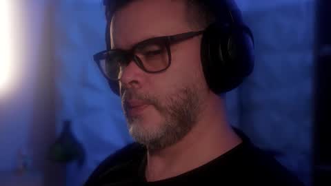 Snapshot of sanders_white chatting on 10.13.25 Sanders online show from 10.13.25