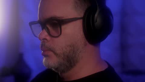 Snapshot of sanders_white chatting on 10.14.25 Sanders online show from 10.14.25