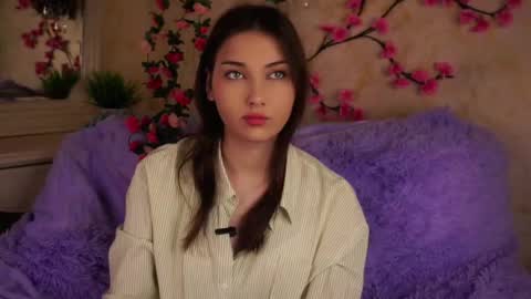 Isabel but you can call me Bella online show from 11.10.25