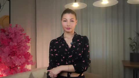 Emma  online show from 10.08.25