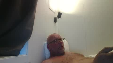 Snapshot of sandnesrune523 chatting on 04.17.26 sandnesrune523 online show from 04.17.26