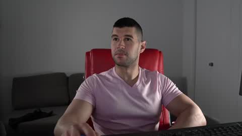 Snapshot of sandow_ chatting on 06.08.26 Sandow online show from 06.08.26