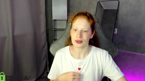 Snapshot of sandra__wilson chatting on 09.18.25 Sandra online show from 09.18.25