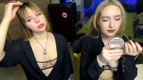 Snapshot of sandra_dimonds chatting on 04.24.26 sandra dimonds online show from 04.24.26