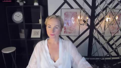 Sandra online show from 01.28.25