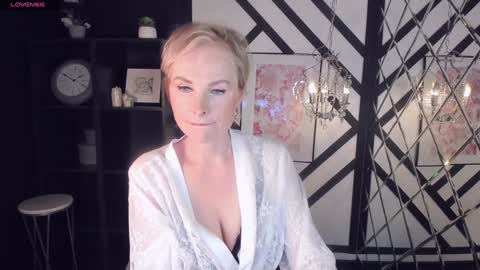 Sandra online show from 02.04.25