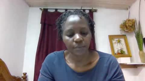 Snapshot of sandra_milly chatting on 04.23.26 sandra online show from 04.23.26