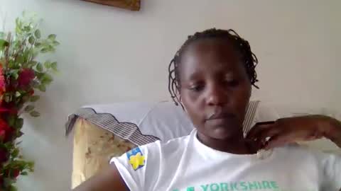 Snapshot of sandra_milly chatting on 05.18.26 sandra online show from 05.18.26