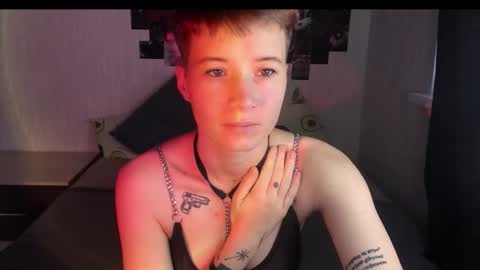 sandraa_a online show from 10.11.25