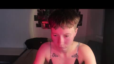 sandraa_a online show from 10.16.25