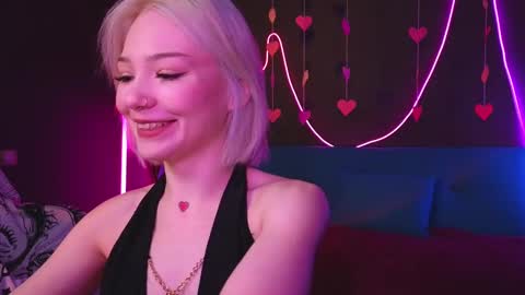 Sandy  online show from 02.20.25