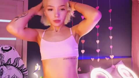 Sandy  online show from 02.22.25