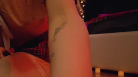 Sandy  online show from 12.19.25