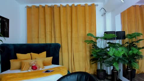 Sandra online show from 11.14.25