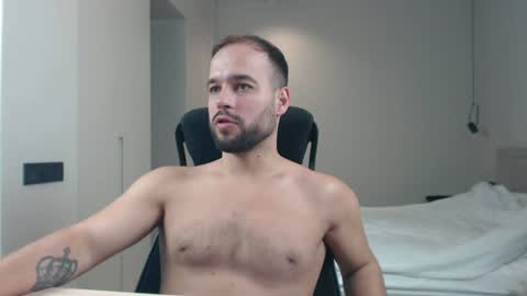 Snapshot of sandro_best chatting on 07.14.26 DeAlex online show from 07.14.26