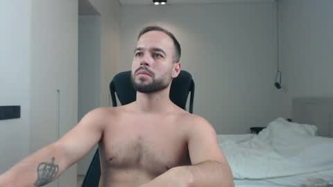 Snapshot of sandro_best chatting on 07.17.26 DeAlex online show from 07.17.26