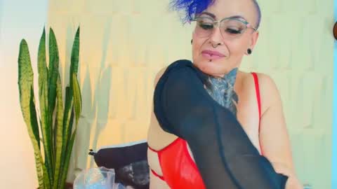 Sandy Rose online show from 03.04.25