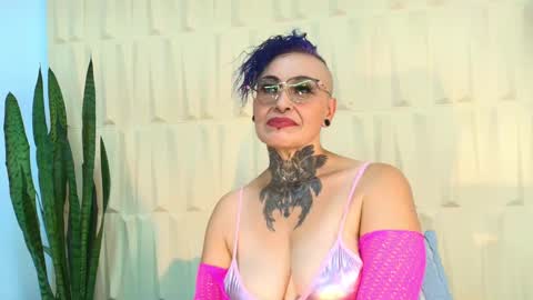 Sandy Rose online show from 03.12.25