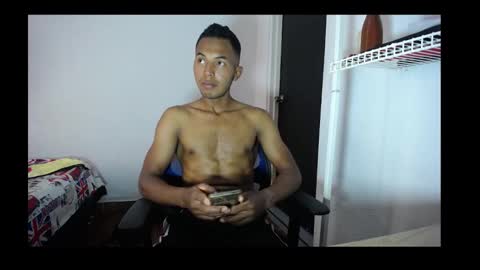 santi01059 online show from 01.28.25