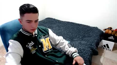 Snapshot of santi_ss chatting on 10.29.25 santi_ss online show from 10.29.25