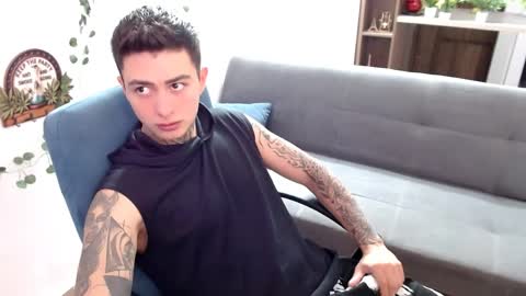 Snapshot of santi_ss chatting on 04.02.26 santi_ss online show from 04.02.26
