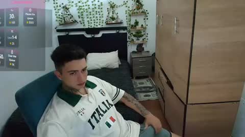 Snapshot of santi_ss chatting on 04.23.26 santi_ss online show from 04.23.26