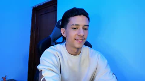 santi_twink19 online show from 02.09.25