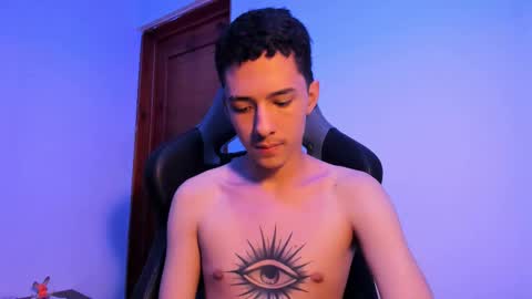 santi_twink19 online show from 02.10.25