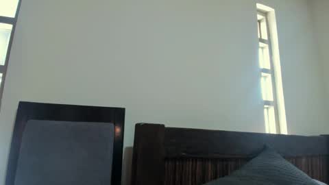 santi_twink19 online show from 10.13.25