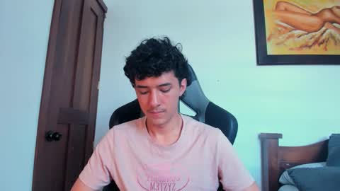 santi_twink19 online show from 10.23.25