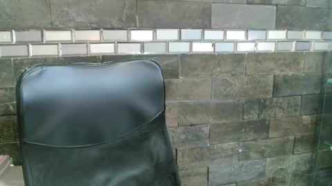 Snapshot of santiago_foxx chatting on 10.30.25 santi online show from 10.30.25