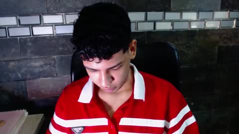 Snapshot of santiago_foxx chatting on 11.08.25 santi online show from 11.08.25