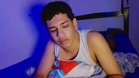 Snapshot of santiago_foxx chatting on 02.01.26 santi online show from 02.01.26