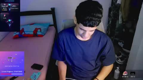 Snapshot of santiago_foxx chatting on 02.11.26 santi online show from 02.11.26